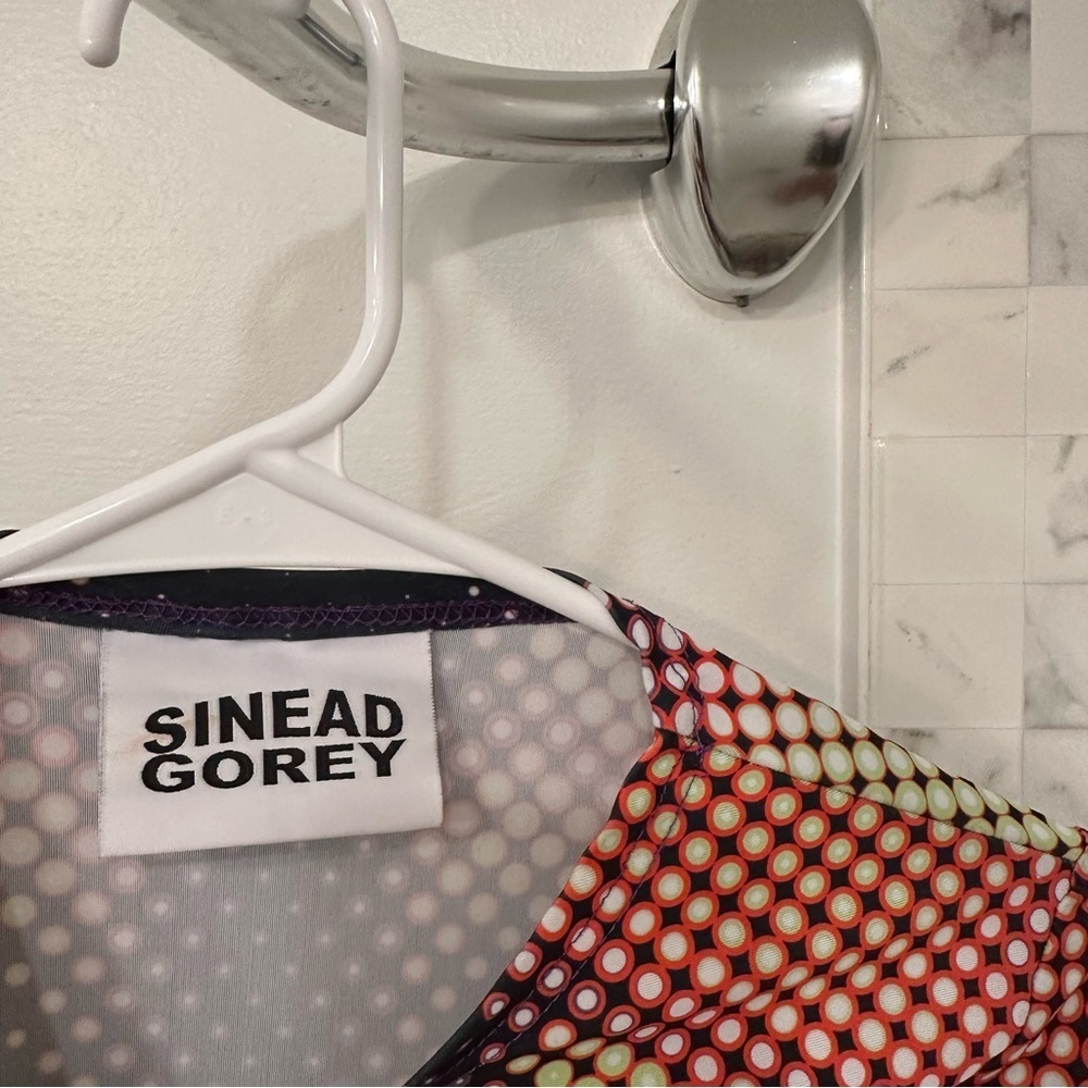 Sinead Gorey Size S/M Digitally Printed Curve Enhancing Top - Picture 7 of 10